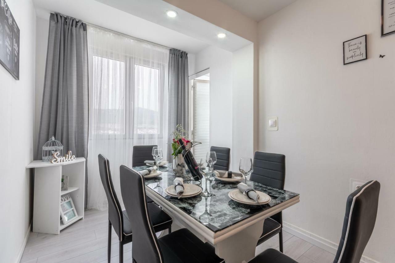 Apartment Jamblip สปลิท ภายนอก รูปภาพ